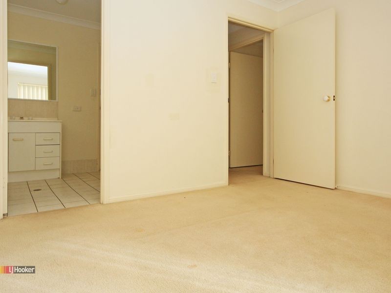 17 Benjamina Circuit, Regents Park QLD 4118