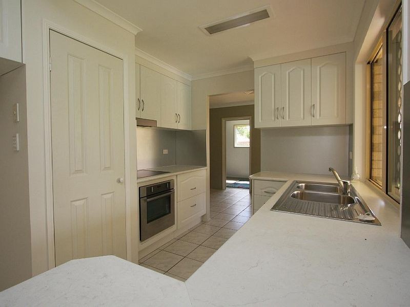 37 Murrumbidgee Street, Hillcrest QLD 4118