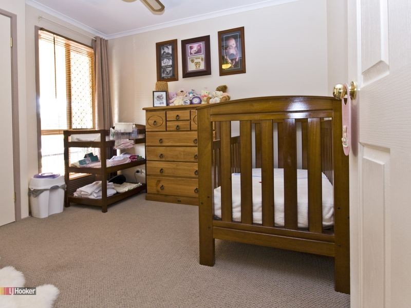 51 Federation Drive, Hillcrest QLD 4118