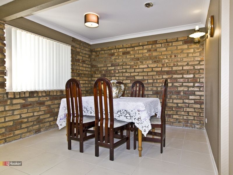 23 Dryade Street, Regents Park QLD 4118