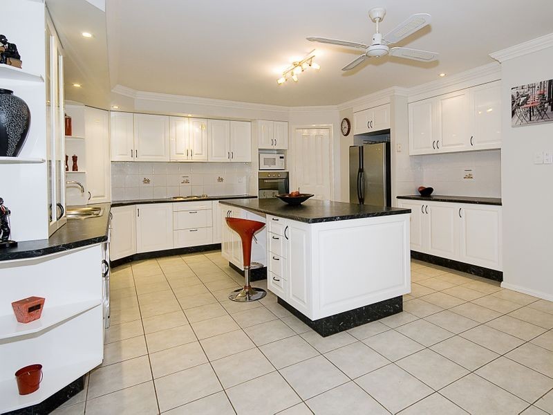 6 Matson Avenue, Regents Park QLD 4118
