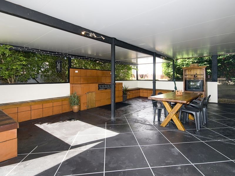 6 Matson Avenue, Regents Park QLD 4118