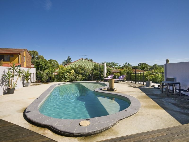 6 Matson Avenue, Regents Park QLD 4118