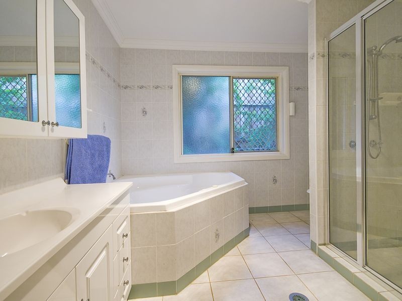 6 Matson Avenue, Regents Park QLD 4118