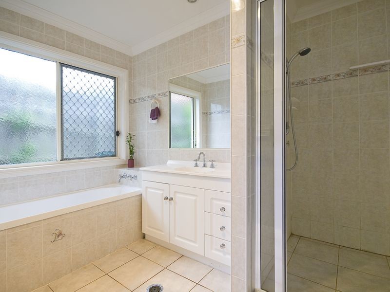 6 Matson Avenue, Regents Park QLD 4118
