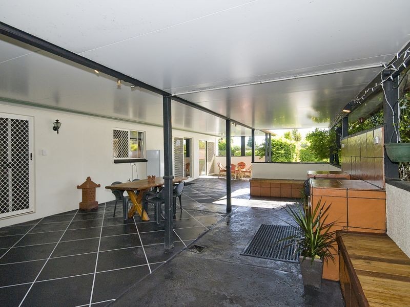 6 Matson Avenue, Regents Park QLD 4118
