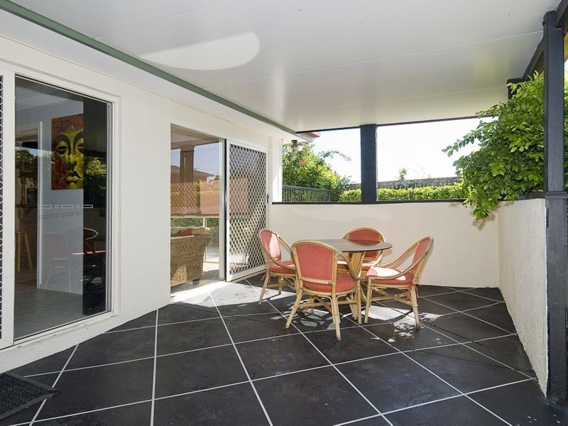 6 Matson Avenue, Regents Park QLD 4118