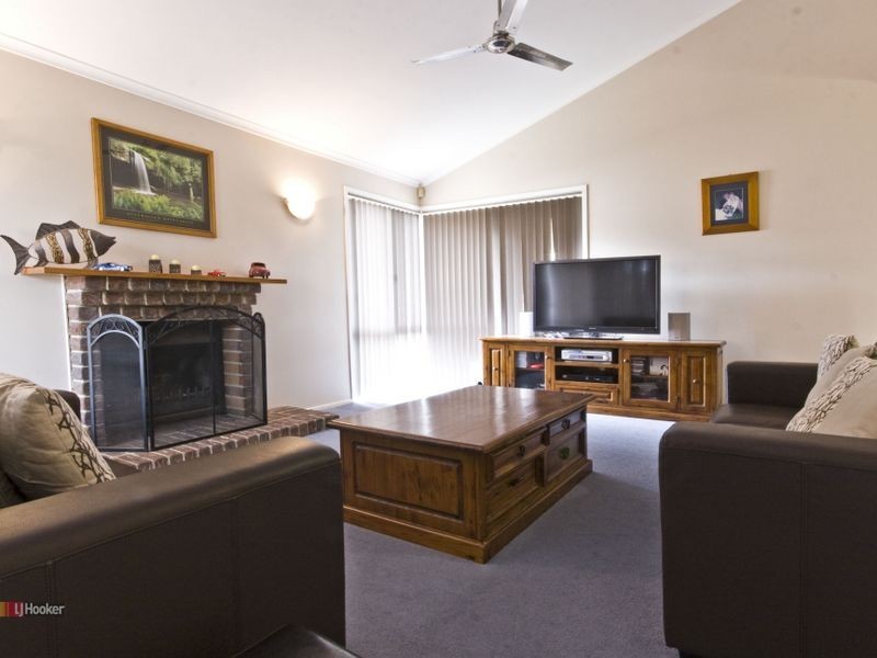 4 Lyra Court, Regents Park QLD 4118