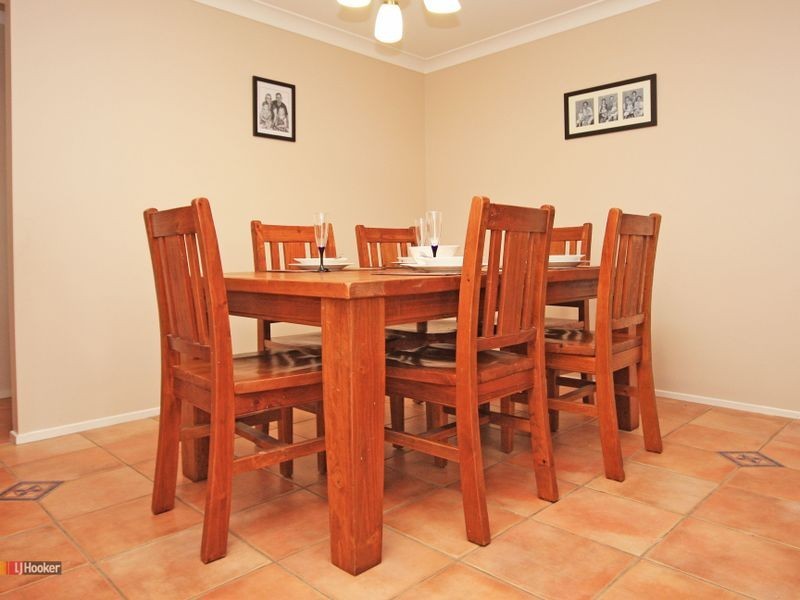 4 Lyra Court, Regents Park QLD 4118