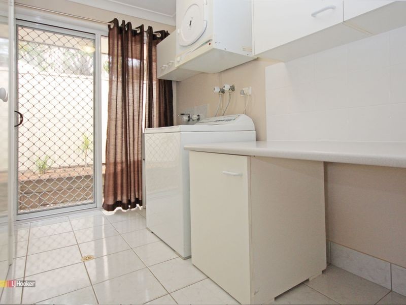 4 Lyra Court, Regents Park QLD 4118