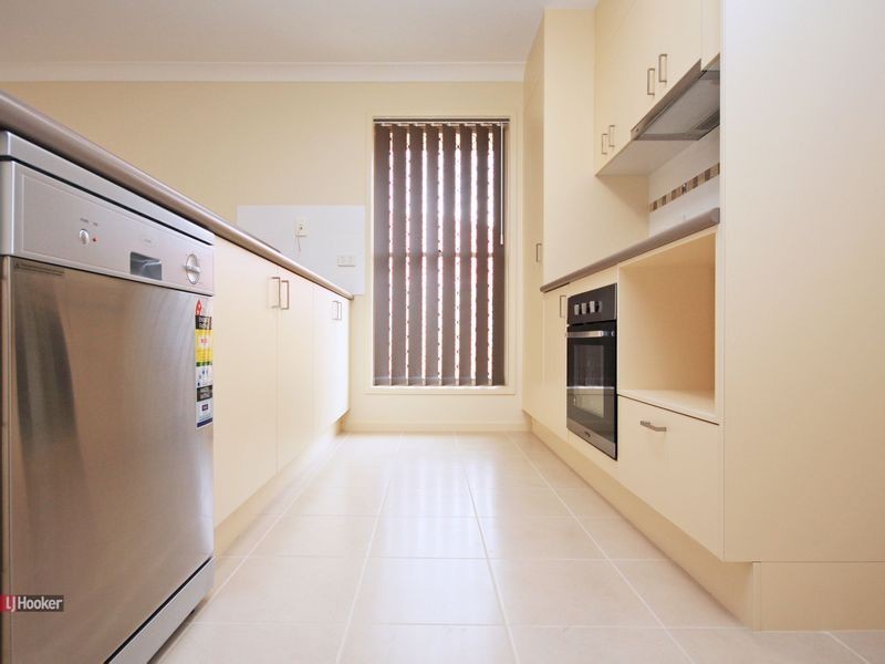 3 Primula Drive, Regents Park QLD 4118