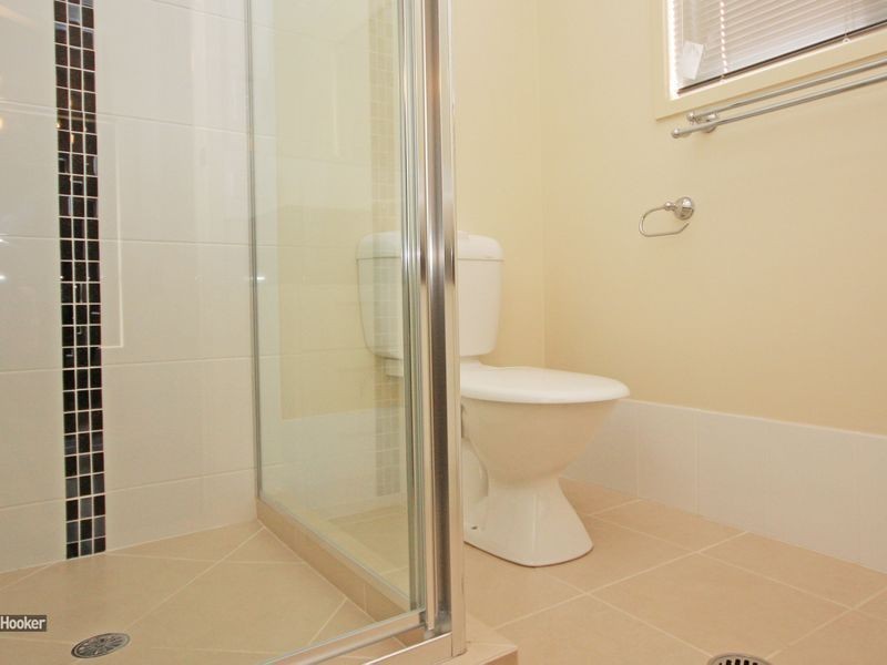 3 Primula Drive, Regents Park QLD 4118
