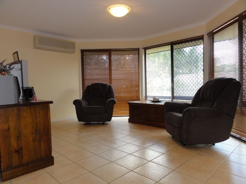 20 Cornell Close, Regents Park QLD 4118