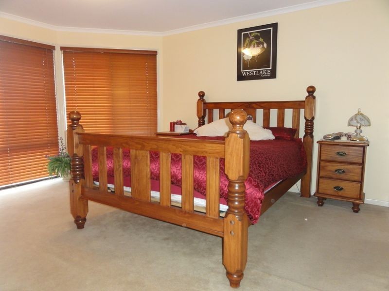 20 Cornell Close, Regents Park QLD 4118