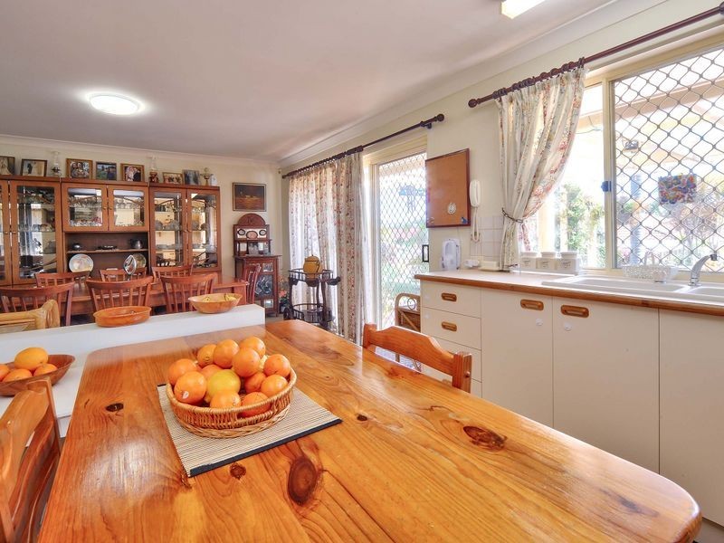 69 Middle Road, Hillcrest QLD 4118