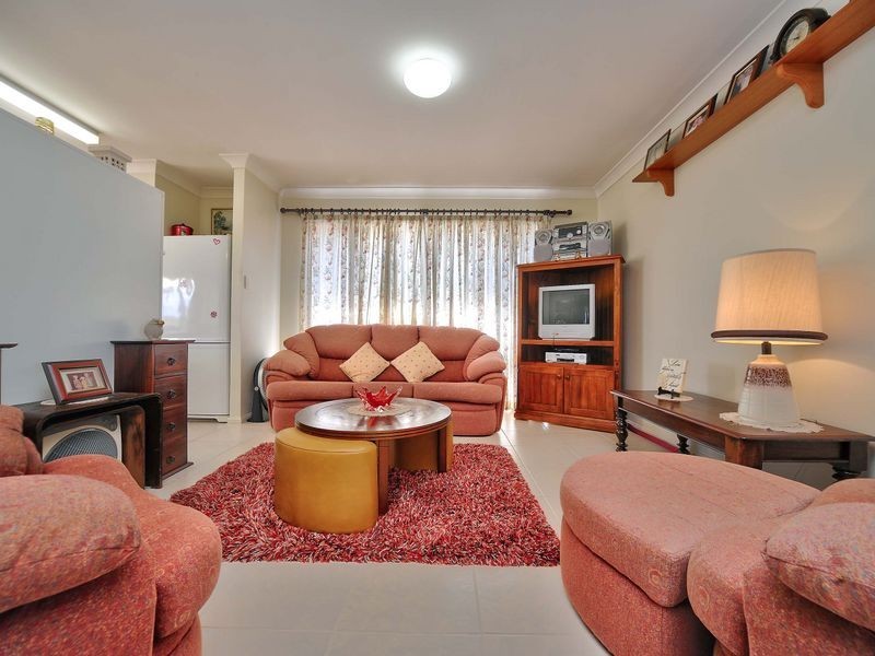 69 Middle Road, Hillcrest QLD 4118