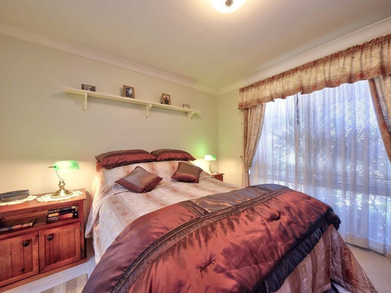 69 Middle Road, Hillcrest QLD 4118