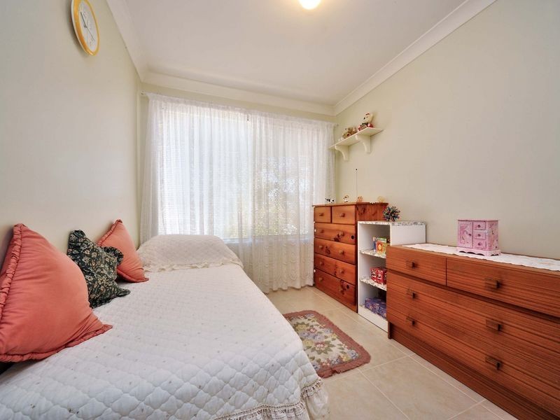 69 Middle Road, Hillcrest QLD 4118