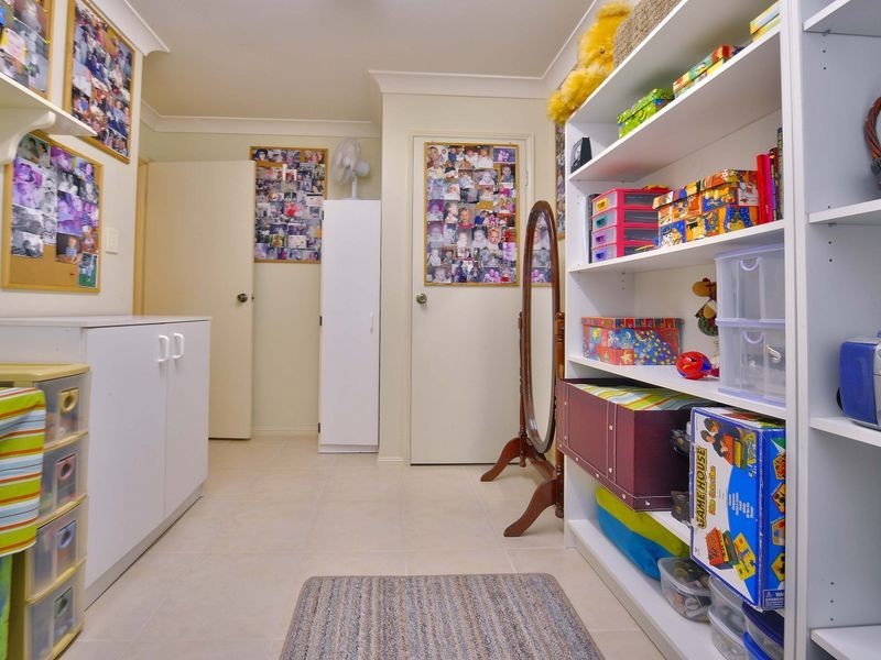 69 Middle Road, Hillcrest QLD 4118