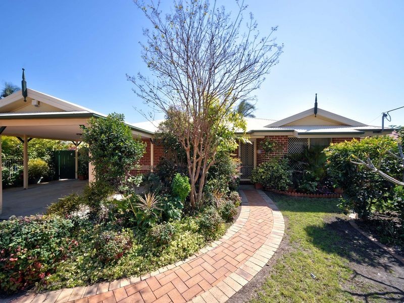 69 Middle Road, Hillcrest QLD 4118