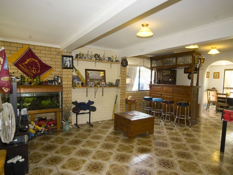 7 Paringa Court, Hillcrest QLD 4118