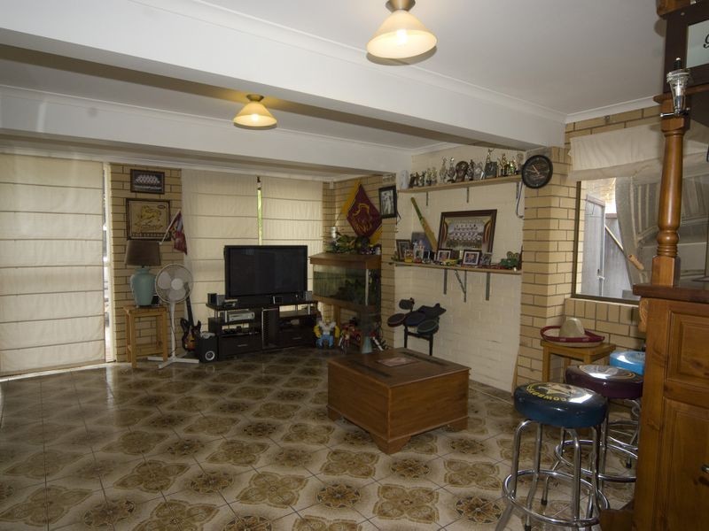 7 Paringa Court, Hillcrest QLD 4118