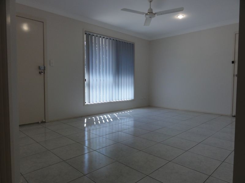 38 Pidgeon Boulevard, Crestmead QLD 4132