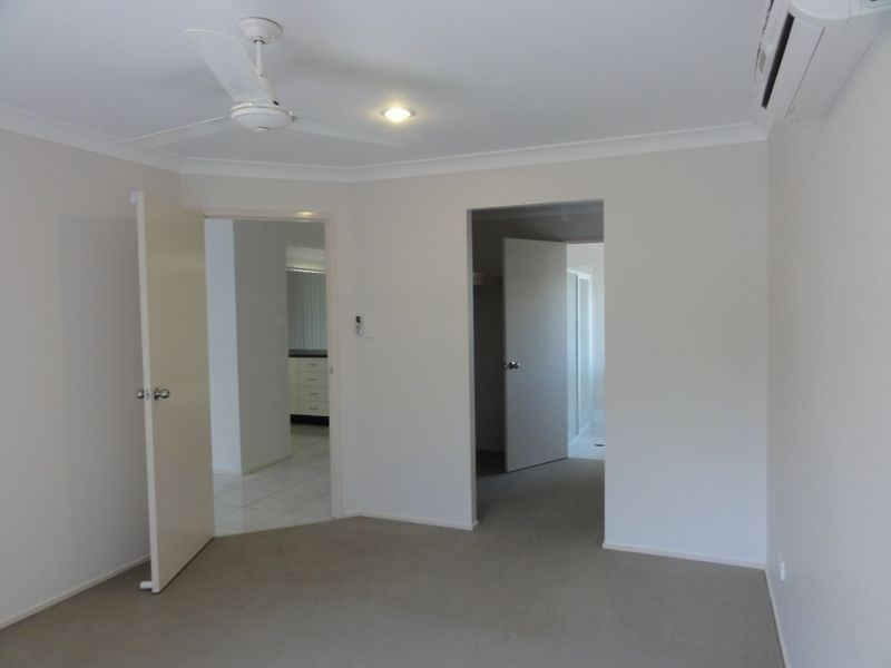 38 Pidgeon Boulevard, Crestmead QLD 4132