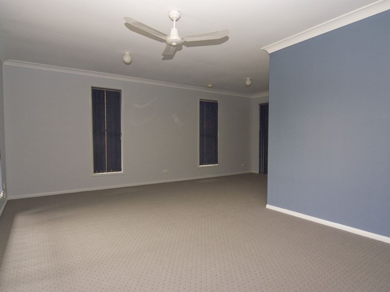 35 Diamantina Street, Hillcrest QLD 4118