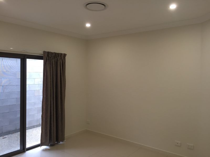 1/13 Owens Crescent, Regents Park QLD 4118