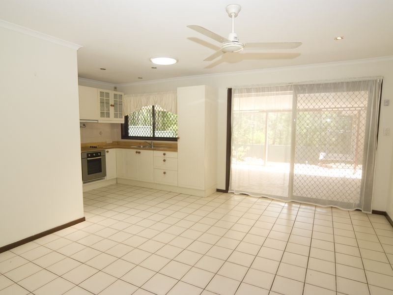 77 Radiata Street, Hillcrest QLD 4118