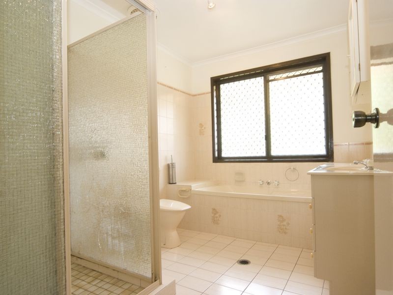 77 Radiata Street, Hillcrest QLD 4118