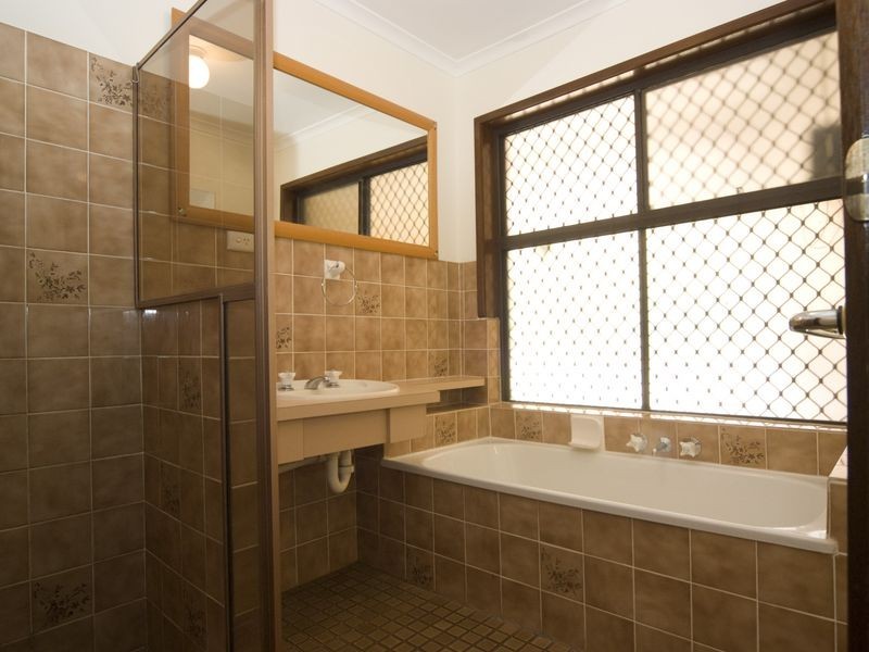 77 Radiata Street, Hillcrest QLD 4118