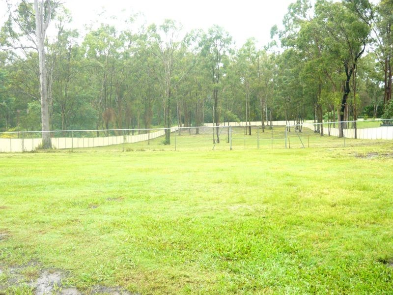 682 Middle Road, Greenbank QLD 4124
