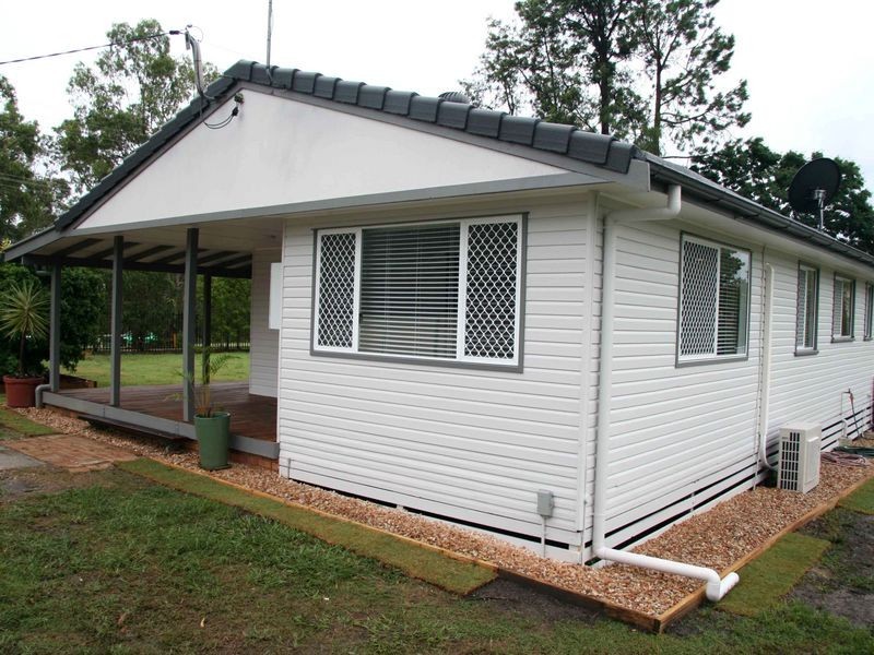682 Middle Road, Greenbank QLD 4124