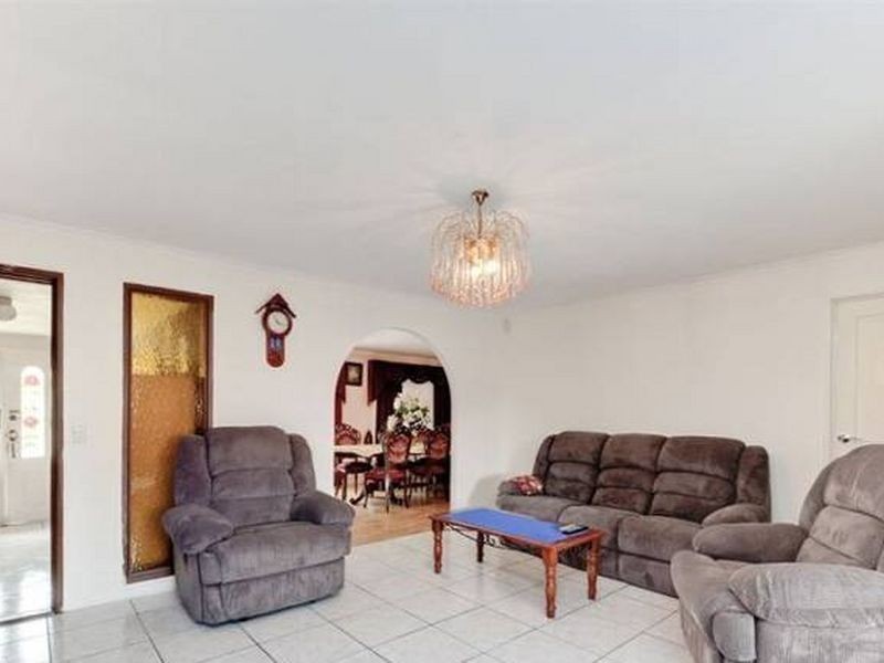 8 Erin Drive, Browns Plains QLD 4118