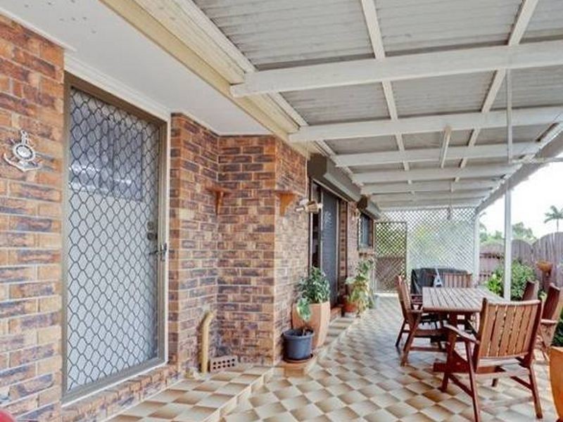 8 Erin Drive, Browns Plains QLD 4118