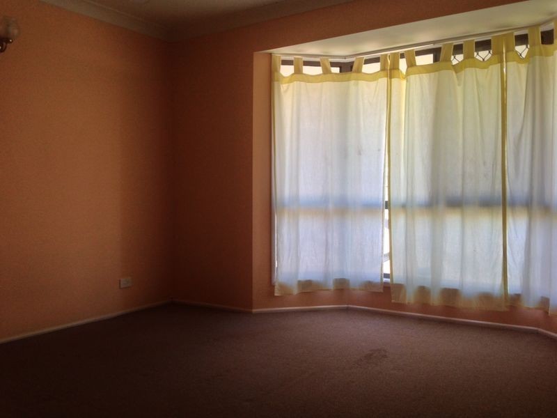 37 Arbour Way, Regents Park QLD 4118