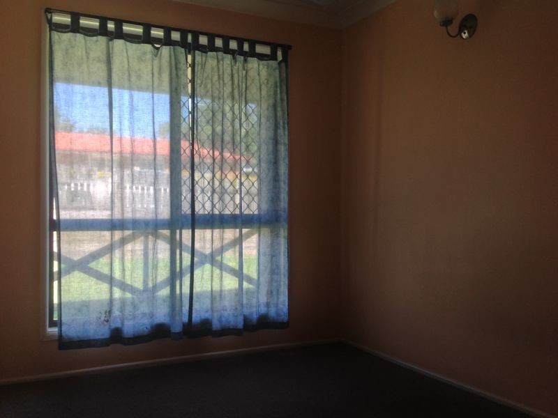 37 Arbour Way, Regents Park QLD 4118