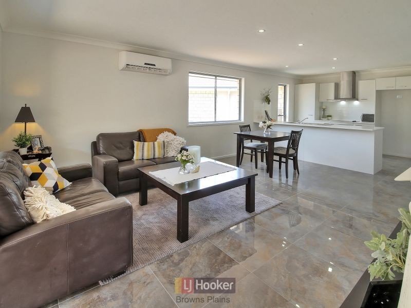 2/24 John Davison Place, Crestmead QLD 4132