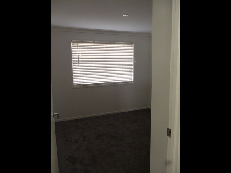 2/24 John Davison Place, Crestmead QLD 4132