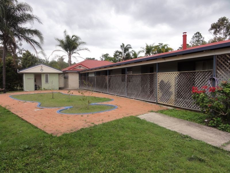 1-5 Mexicanus Drive, Park Ridge QLD 4125