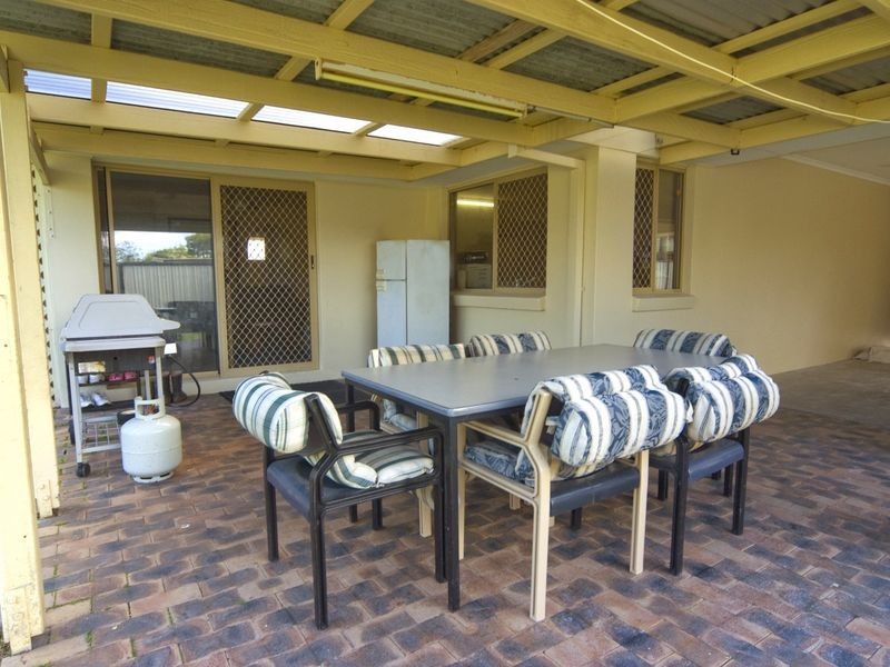 17 Bennett Drive, Regents Park QLD 4118