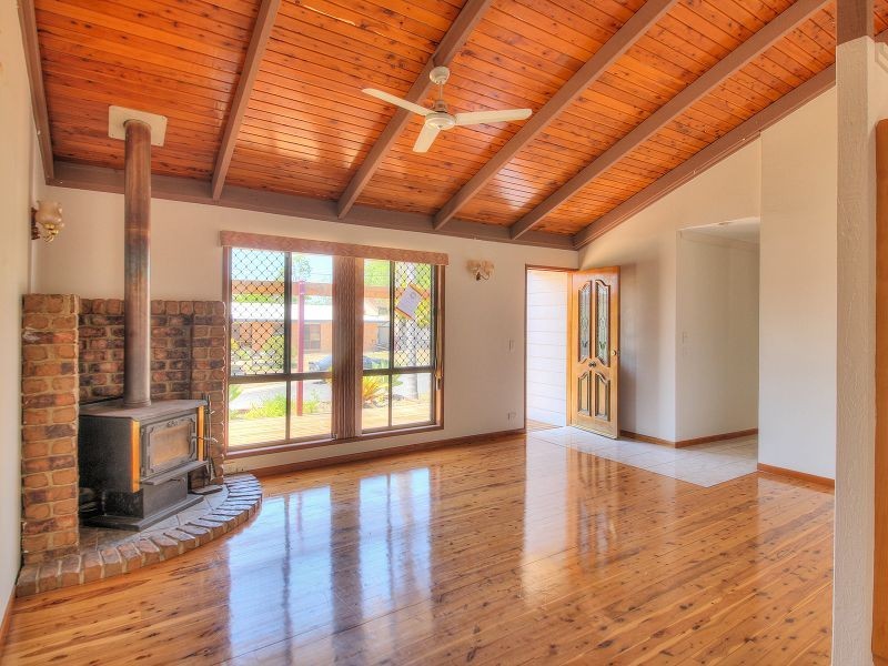 1 Twilight Court, Regents Park QLD 4118