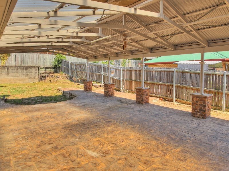 1 Twilight Court, Regents Park QLD 4118