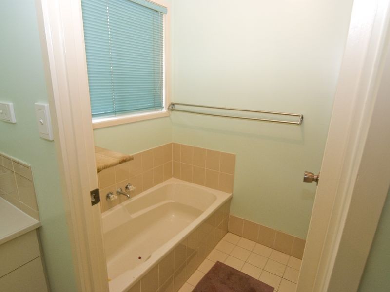 18 Bix Court, Crestmead QLD 4132