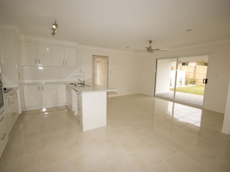 3 Lindfield Street, Hillcrest QLD 4118