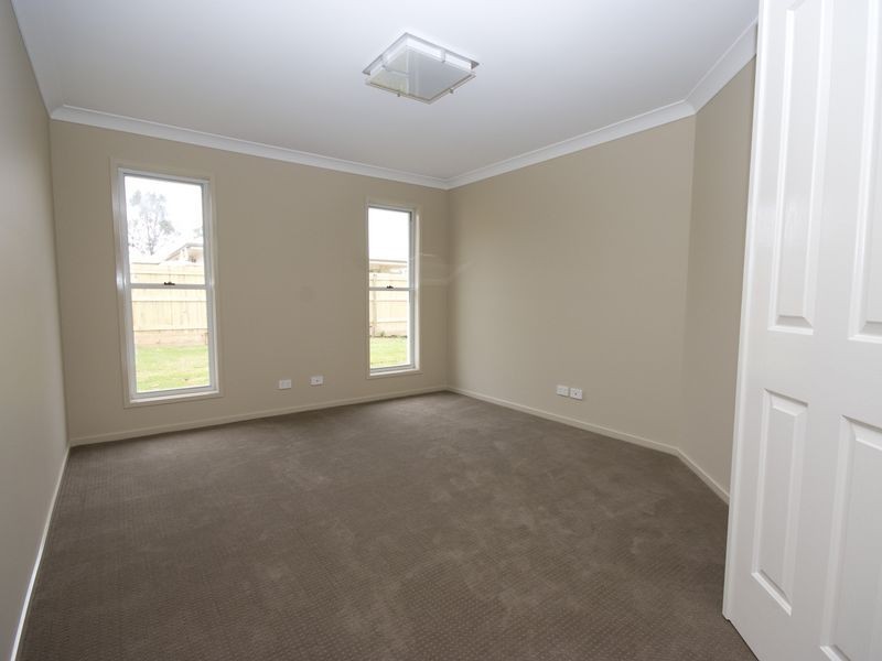 3 Lindfield Street, Hillcrest QLD 4118