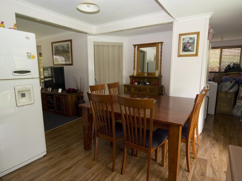 26 Newburn Street, Hillcrest QLD 4118
