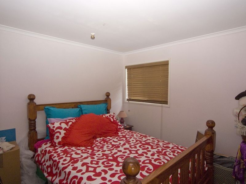 26 Newburn Street, Hillcrest QLD 4118